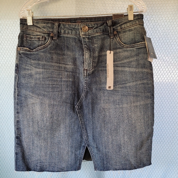 Kut from the Kloth Dresses & Skirts - •KUT FROM THE KLOTH• Hannah Distressed Denim Skirt Sz 4 NWOT